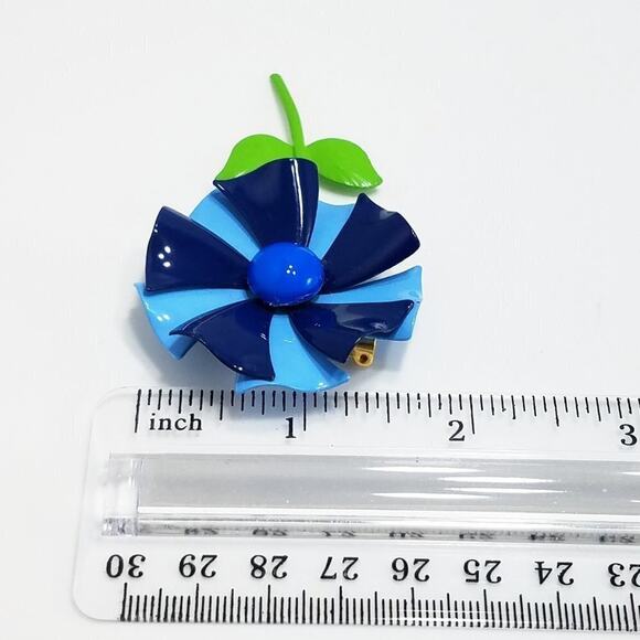 Vintage 1960s Blue Enamel Flower Brooch Green Stem Pinwheel Mod Floral Jewelry - Picture 5 of 8
